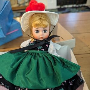 Madame Alexander 8" Black Forest 512/Boxed and Tagged!